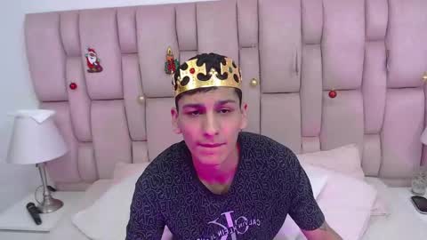 abie  max online show from December 11, 3:35 am