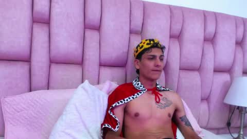 abie  max online show from January 14, 8:04 pm