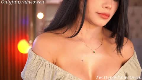 abie_owen online show from January 19, 8:19 pm