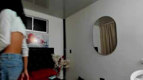 Snapshot of abigail_f00x chatting on July 20, 12:51 pm Abigail online show from July 20, 12:51 pm