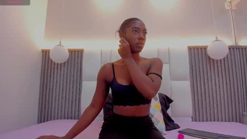 Snapshot of abigail_montoya chatting on September 25, 11:47 am Abigail online show from September 25, 11:47 am