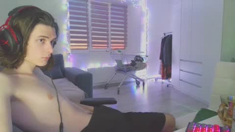 hi  cum in pvt noi extra tip online show from December 7, 12:24 pm