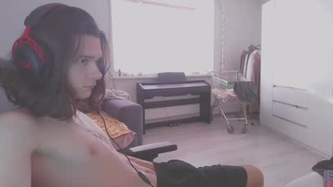 hi  cum in pvt noi extra tip online show from February 6, 11:32 am