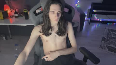 hi  cum in pvt noi extra tip online show from February 23, 6:49 pm