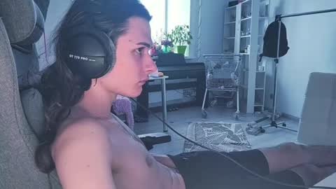 hi  cum in pvt noi extra tip online show from April 21, 12:44 pm