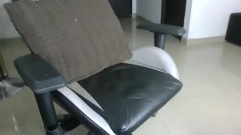 Snapshot of abraca402512 chatting on June 6, 7:29 pm abraca402512 online show from June 6, 7:29 pm