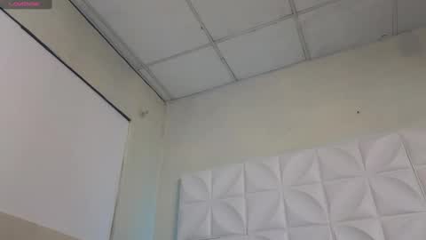 Abril  online show from February 13, 12:32 pm