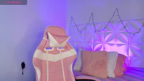 Abril  online show from November 5, 11:21 am