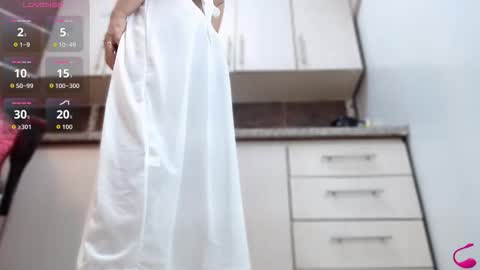 Snapshot of abril_beltran_ chatting on November 3, 10:42 pm Abril Beltran online show from November 3, 10:42 pm