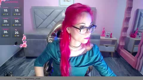 abril_ch_ online show from December 5, 10:46 am