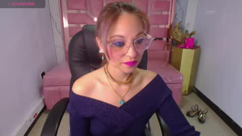 abril_ch_ online show from April 19, 12:37 pm