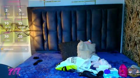 Snapshot of abril_fox__ chatting on June 11, 12:32 am Abril Fox online show from June 11, 12:32 am