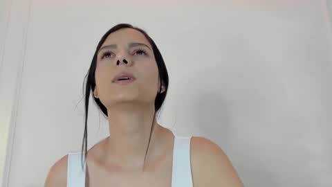 Snapshot of abril_jones10 chatting on December 14, 3:36 pm Abril jones online show from December 14, 3:36 pm