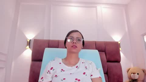 Snapshot of abril_jones10 chatting on December 30, 10:43 am Abril jones online show from December 30, 10:43 am