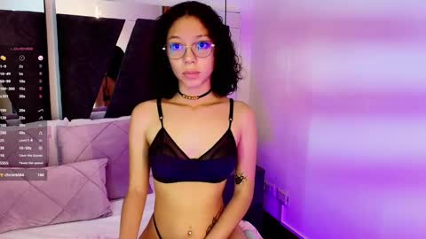 Snapshot of abril_lee__ chatting on March 10, 8:01 pm Abril online show from March 10, 8:01 pm