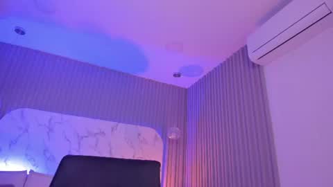Snapshot of abrilbloom_ chatting on June 11, 2:53 am abril online show from June 11, 2:53 am