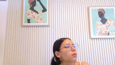 abrilmirren online show from April 14, 11:27 am