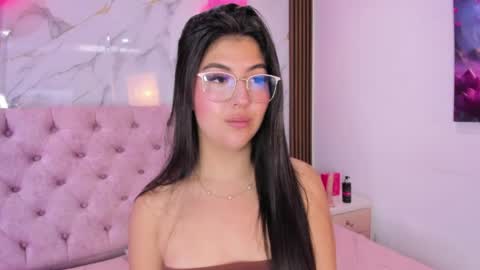 Abril online show from April 22, 11:45 am