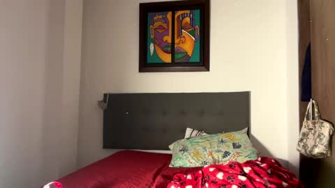 abrilsantosxo online show from April 24, 8:06 am