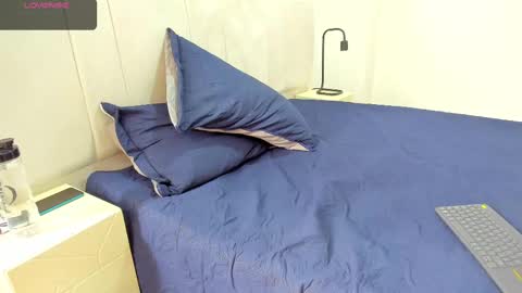 Snapshot of abrilsonne chatting on March 8, 6:58 pm AbrilSonne online show from March 8, 6:58 pm