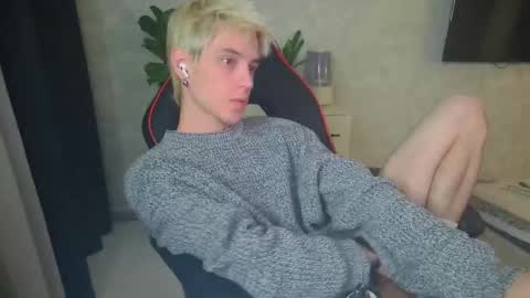 Snapshot of abslut chatting on October 2, 5:31 pm Nick online show from October 2, 5:31 pm