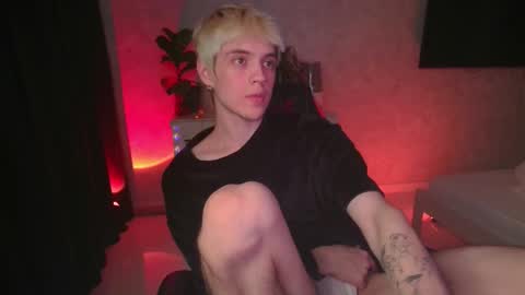 Snapshot of abslut chatting on October 11, 5:11 pm Nick online show from October 11, 5:11 pm