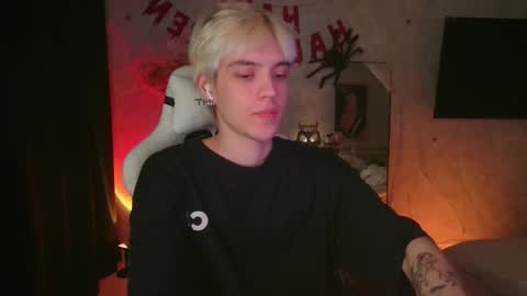 Snapshot of abslut chatting on October 29, 4:09 pm Nick online show from October 29, 4:09 pm