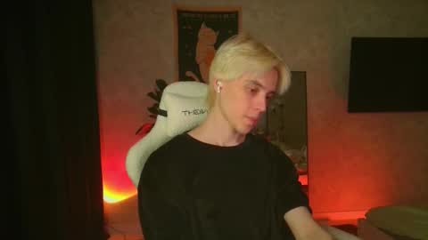 Snapshot of abslut chatting on November 10, 1:32 pm Nick online show from November 10, 1:32 pm