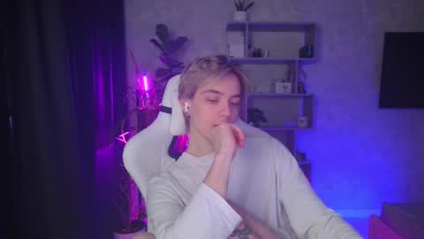 Snapshot of abslut chatting on December 14, 4:29 am Nick online show from December 14, 4:29 am