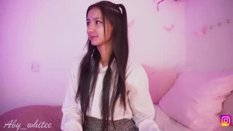 Snapshot of aby_whitee chatting on November 5, 10:48 am Aby online show from November 5, 10:48 am