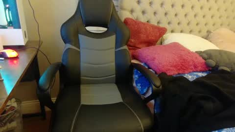 Snapshot of ac1d3athz chatting on February 6, 6:18 am ac1d3athz online show from February 6, 6:18 am