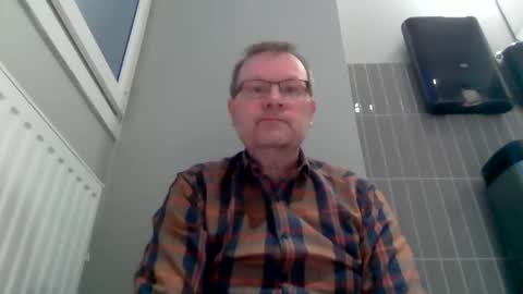 Snapshot of accel4 chatting on February 10, 6:17 am accel4 online show from February 10, 6:17 am