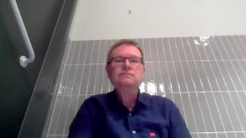 Snapshot of accel4 chatting on August 5, 6:16 am accel4 online show from August 5, 6:16 am