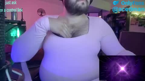 Snapshot of acedhappyman chatting on March 5, 1:56 am acedhappyman online show from March 5, 1:56 am