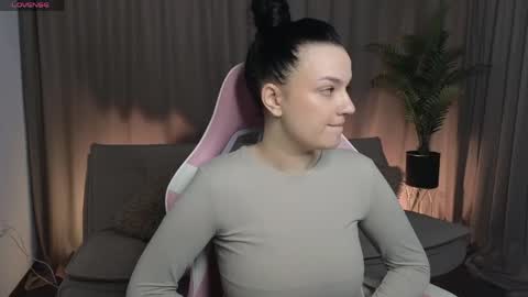 acelozora online show from April 14, 7:25 am