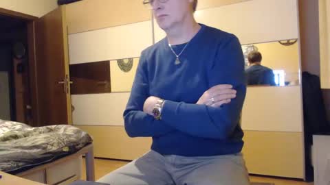 Snapshot of ach471 chatting on December 7, 5:42 pm ach471 online show from December 7, 5:42 pm