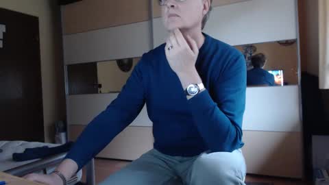 Snapshot of ach471 chatting on December 13, 1:22 pm ach471 online show from December 13, 1:22 pm