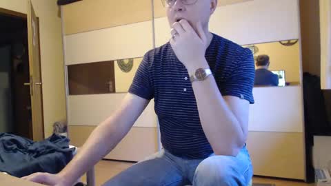 Snapshot of ach471 chatting on December 19, 8:02 am ach471 online show from December 19, 8:02 am