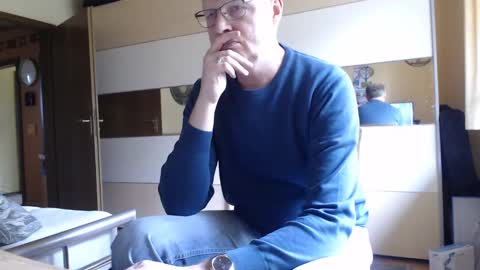 Snapshot of ach471 chatting on December 20, 11:10 am ach471 online show from December 20, 11:10 am