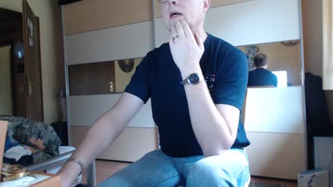 Snapshot of ach471 chatting on December 28, 9:09 am ach471 online show from December 28, 9:09 am