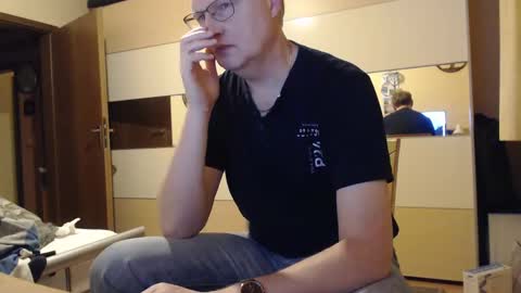 Snapshot of ach471 chatting on January 3, 6:22 am ach471 online show from January 3, 6:22 am