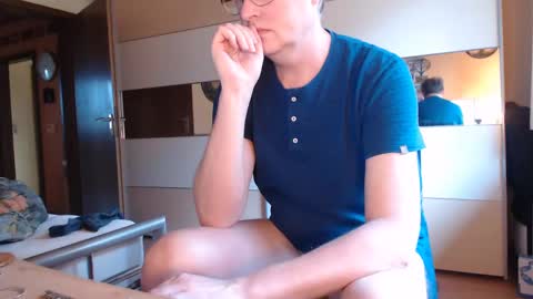 Snapshot of ach471 chatting on February 2, 8:24 am ach471 online show from February 2, 8:24 am