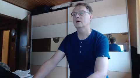 Snapshot of ach471 chatting on February 12, 8:06 am ach471 online show from February 12, 8:06 am