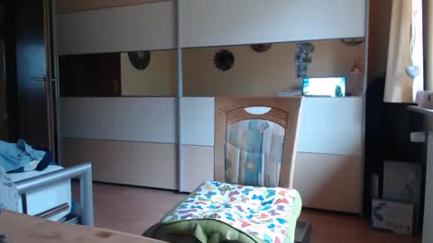 Snapshot of ach471 chatting on March 1, 8:23 am ach471 online show from March 1, 8:23 am