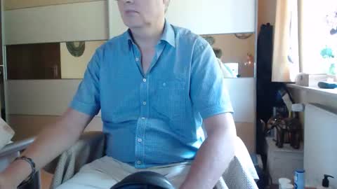 Snapshot of ach471 chatting on September 11, 6:35 am ach471 online show from September 11, 6:35 am