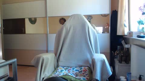 Snapshot of ach471 chatting on September 12, 6:57 am ach471 online show from September 12, 6:57 am