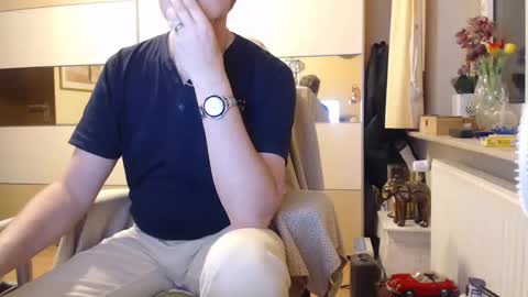 Snapshot of ach471 chatting on October 6, 5:05 am ach471 online show from October 6, 5:05 am