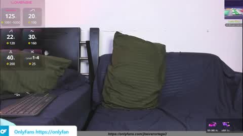 centric independent model   online show from March 10, 11:32 am