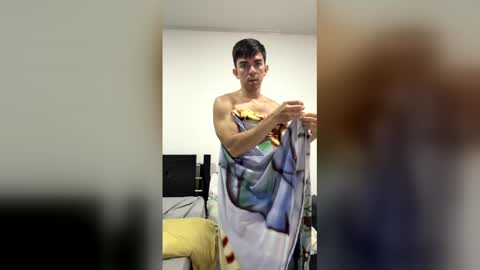 centric independent model   online show from December 22, 1:41 pm