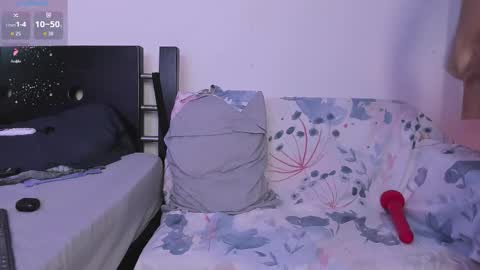 centric independent model   online show from March 19, 3:38 pm